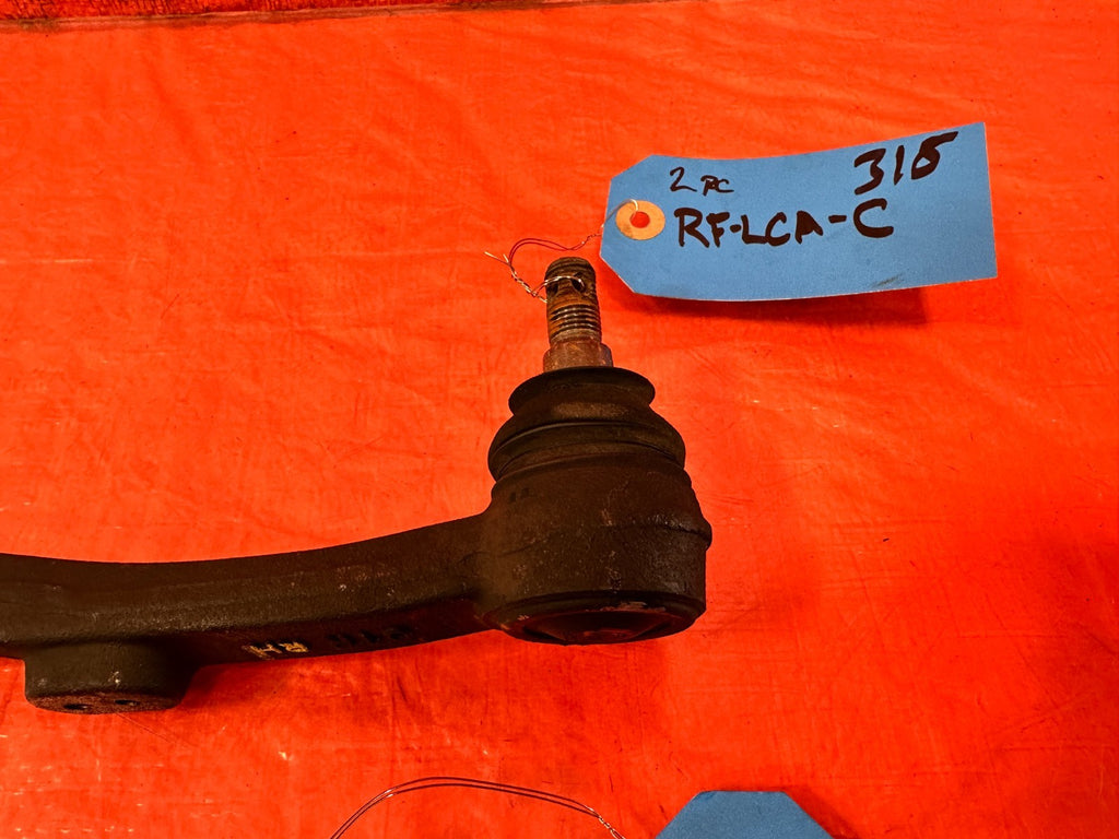 13 16 HYUNDAI GENESIS COUPE   RIGHT FRONT LOWER CONTROL ARMS    OEM 3185