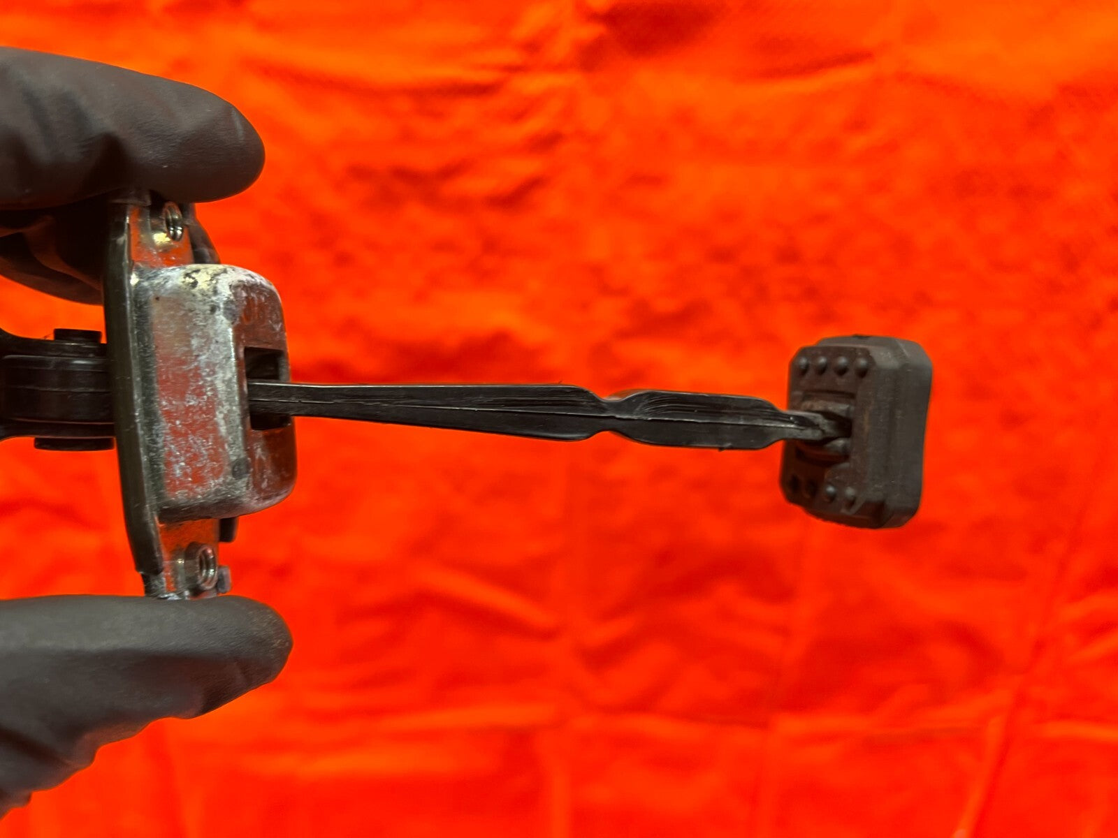 02 06 ACURA RSX   DRIVER LEFT   DOOR CHECKER HINGE ARM STOPPER   OEM #2406