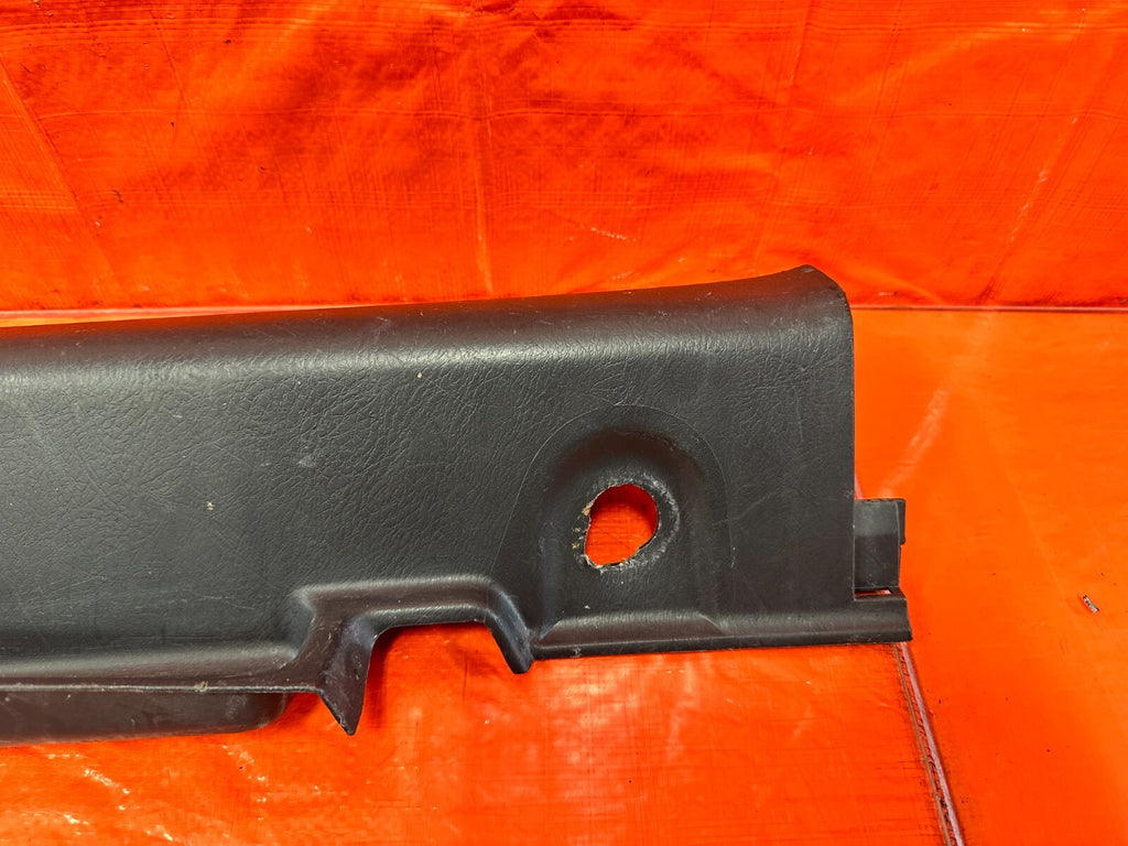 96 00 HONDA CIVIC COUPE   LEFT AND RIGHT FLOOR PILLARS SCUFF PLATES GRAY OEM 2748
