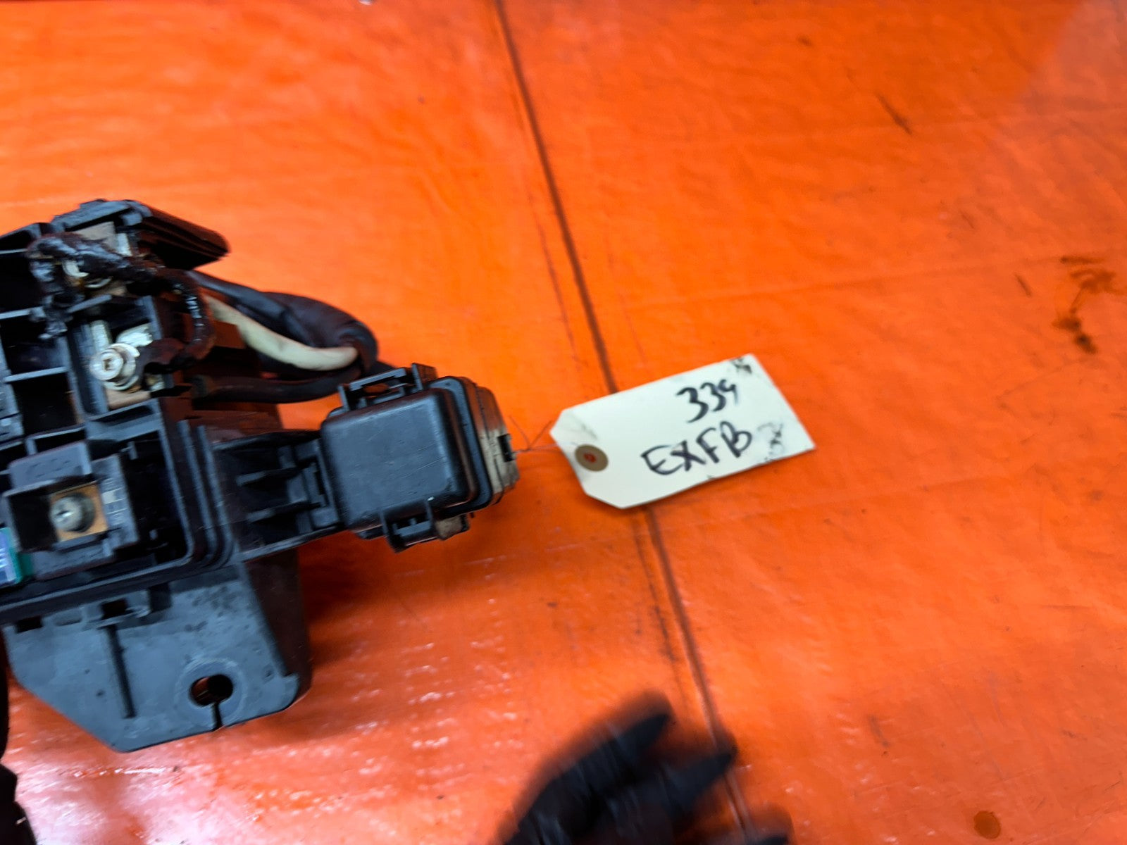 04-05 ACURA TSX 2.4L ENGINE BAY UNDERHOOD FUSE BOX BLOCK OEM #3395