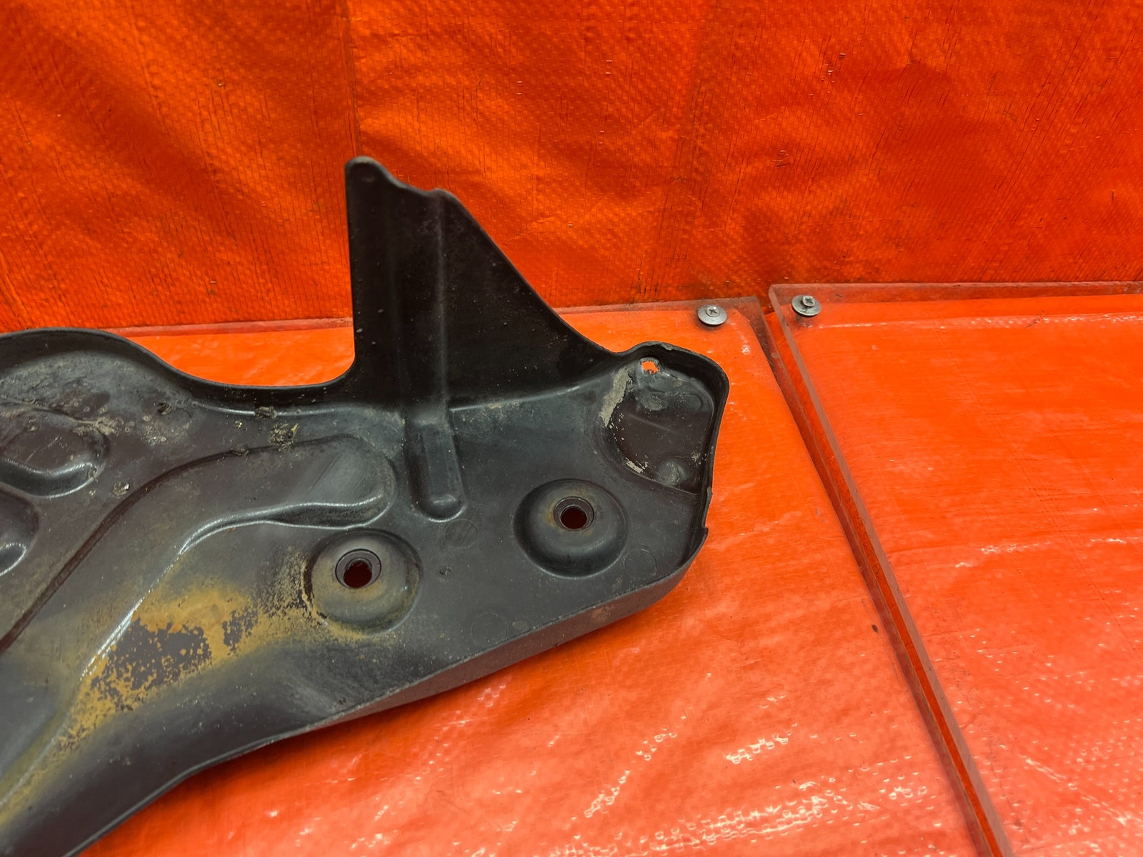 08 10 INFINITI G37 2D COUPE   SPLASH SHIELD REAR UNDER COVER RIGHT   OEM #1696