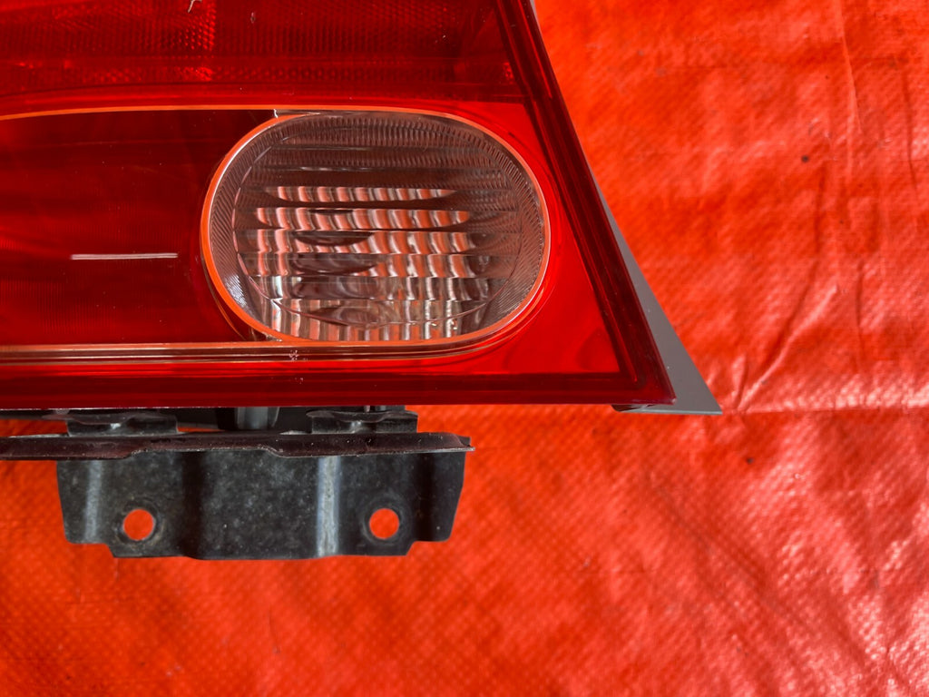 06 08 HONDA CIVIC   4 DOOR SEDAN   DRIVER LEFT OUTER TAIL LIGHT LAMP   OEM #663