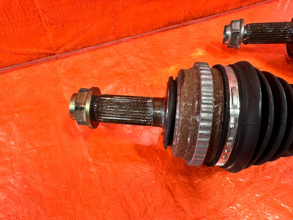 92 96 HONDA PRELUDE   H22 H22A   LEFT AND RIGHT   AXLES DRIVESHAFTS   OEM 2798