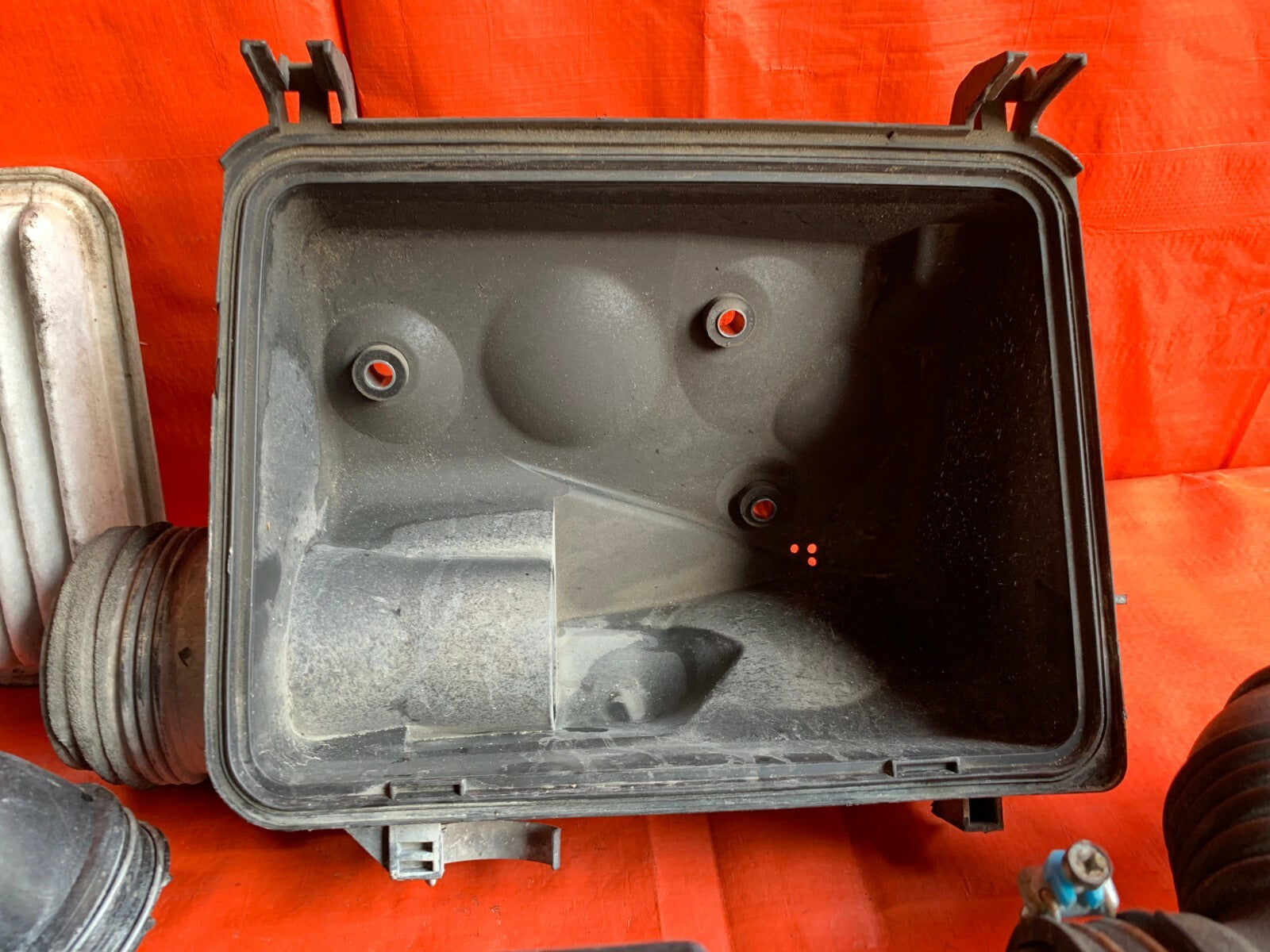 OEM 2007 07 TOYOTA TACOMA 2.7L BASE   FACTORY AIR INTAKE ARM AND BOX COMPLETE5