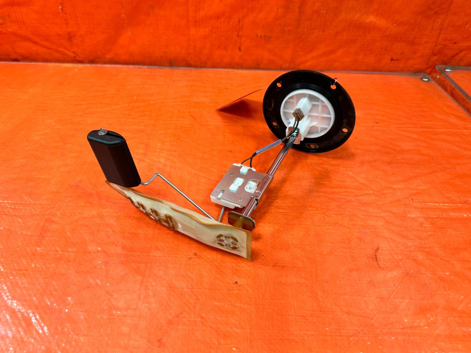 10 16 HYUNDAI GENESIS COUPE GASOLINE GAS FUEL LEVER SENSOR METER UNIT OEM #3024
