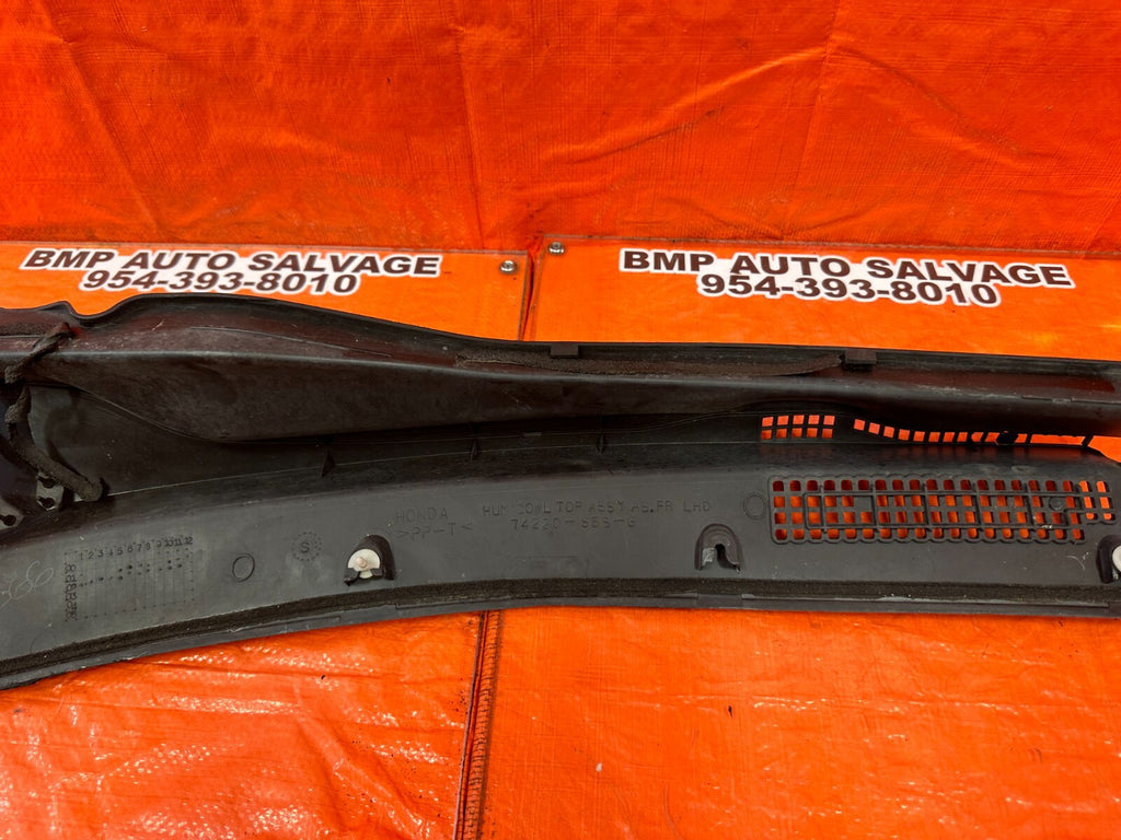 02 05 HONDA CIVIC SI EP3 HATCH   WIPER COWL TRIM   PASSENGER RIGHT SIDE OEM #2588