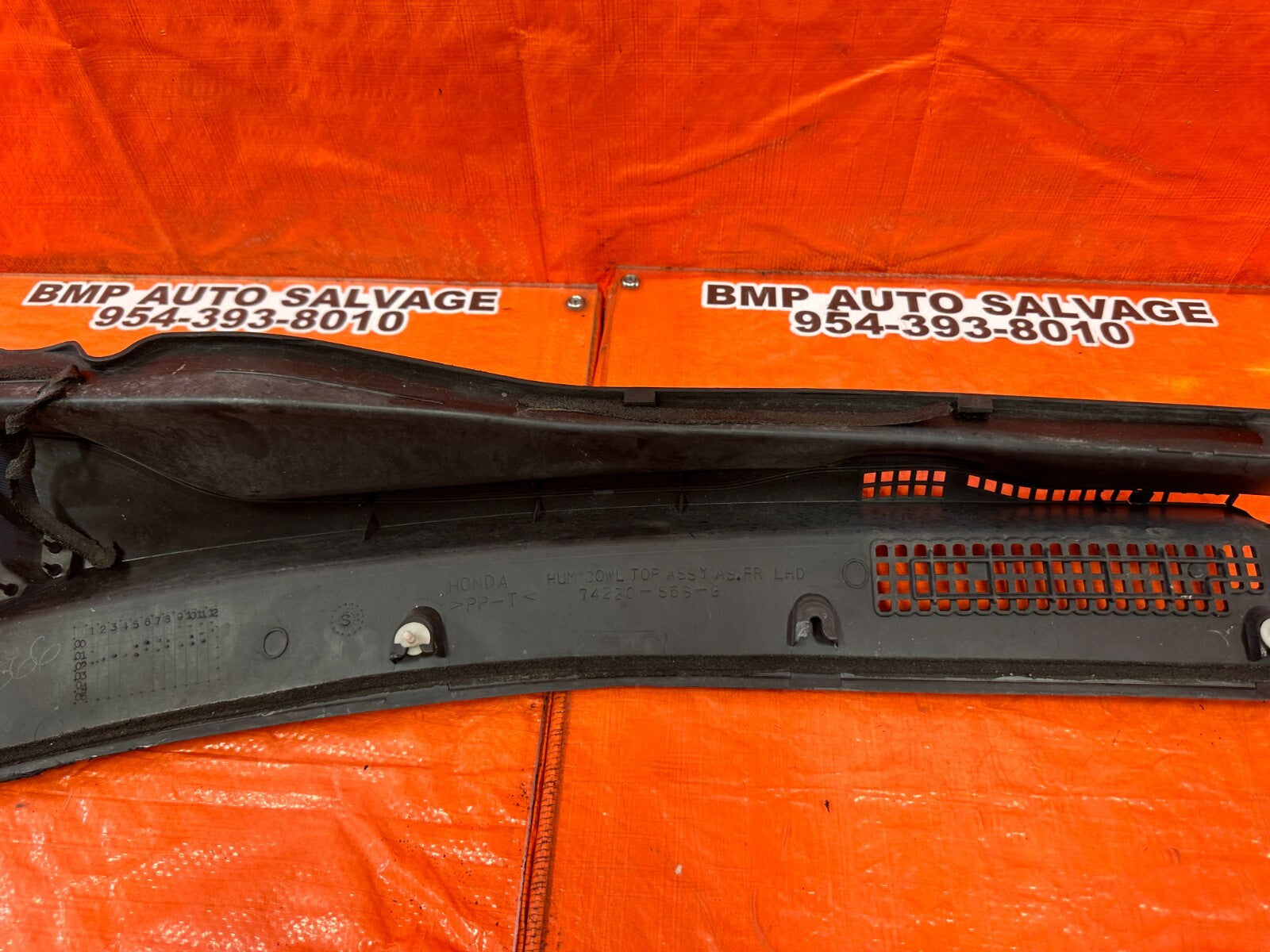 02 05 HONDA CIVIC SI EP3 HATCH   WIPER COWL TRIM   PASSENGER RIGHT SIDE OEM #2588