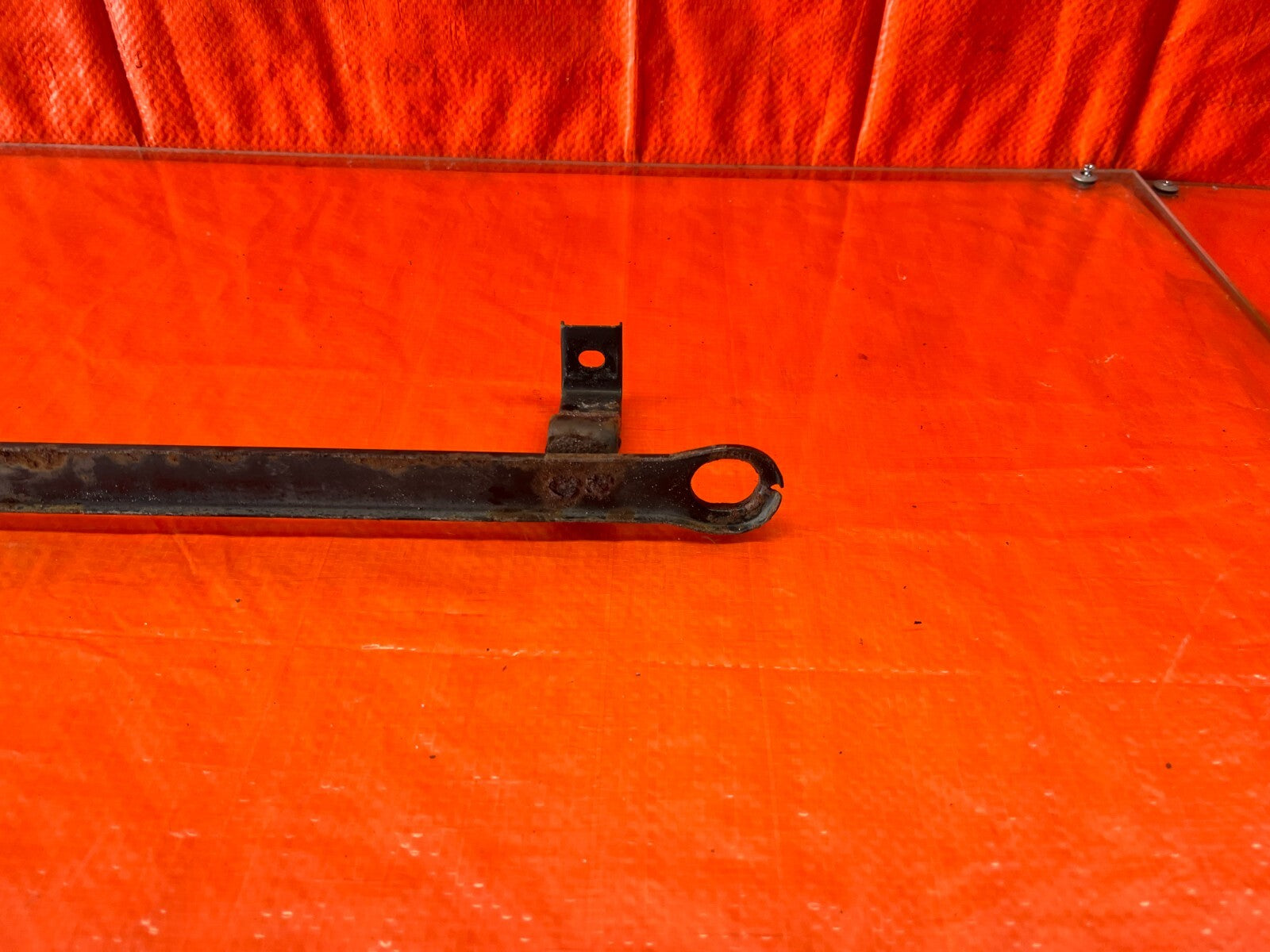 94 01 ACURA INTEGRA   AC CONDENSER ASSEMBLY MOUNTING BRACKET BAR MOUNT OEM #1443