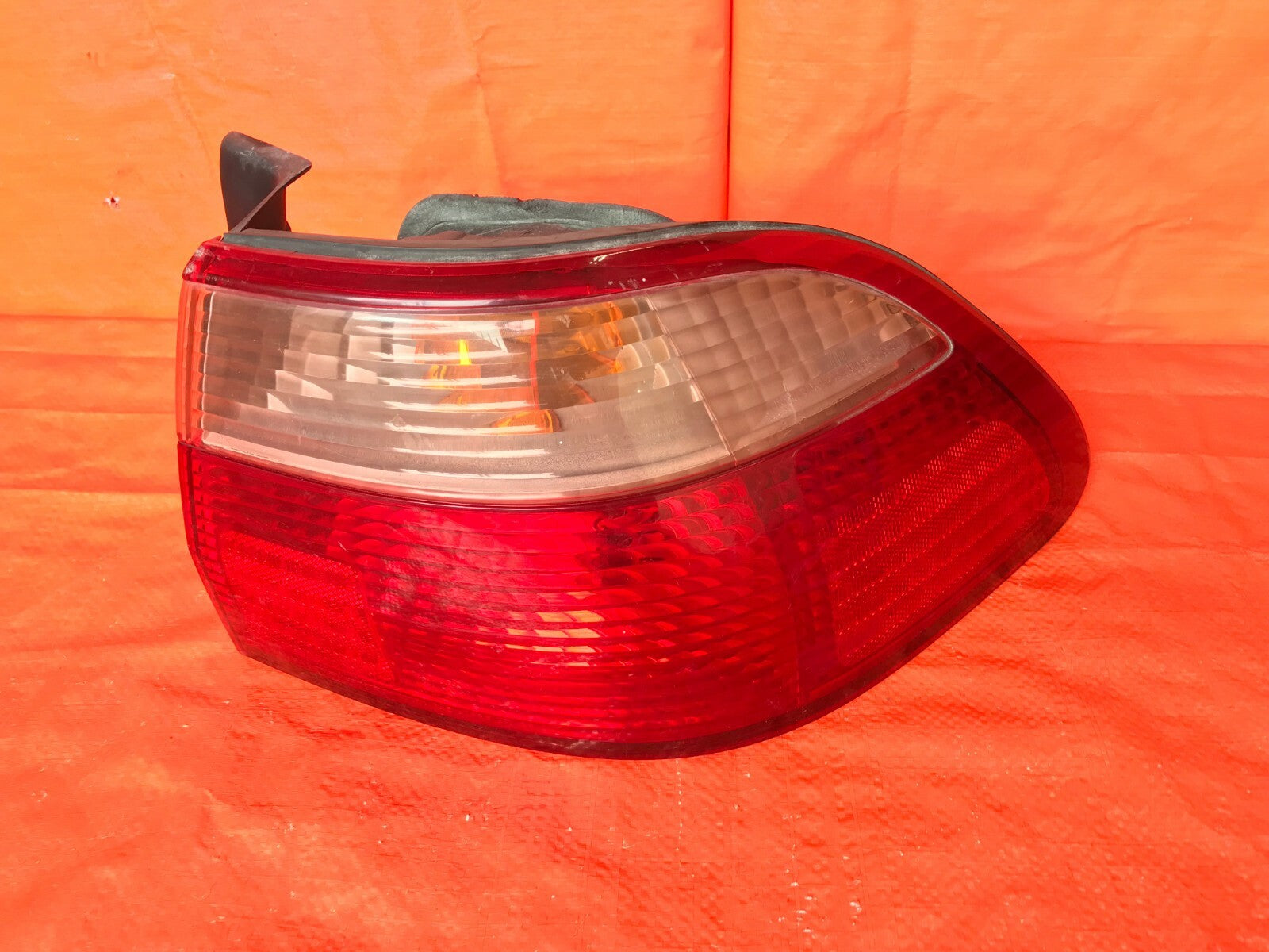 OEM 1998 98 HONDA ACCORD SEDAN PASSENGER RIGHT OUTER TAIL LIGHT LAMP R RH 4DR3