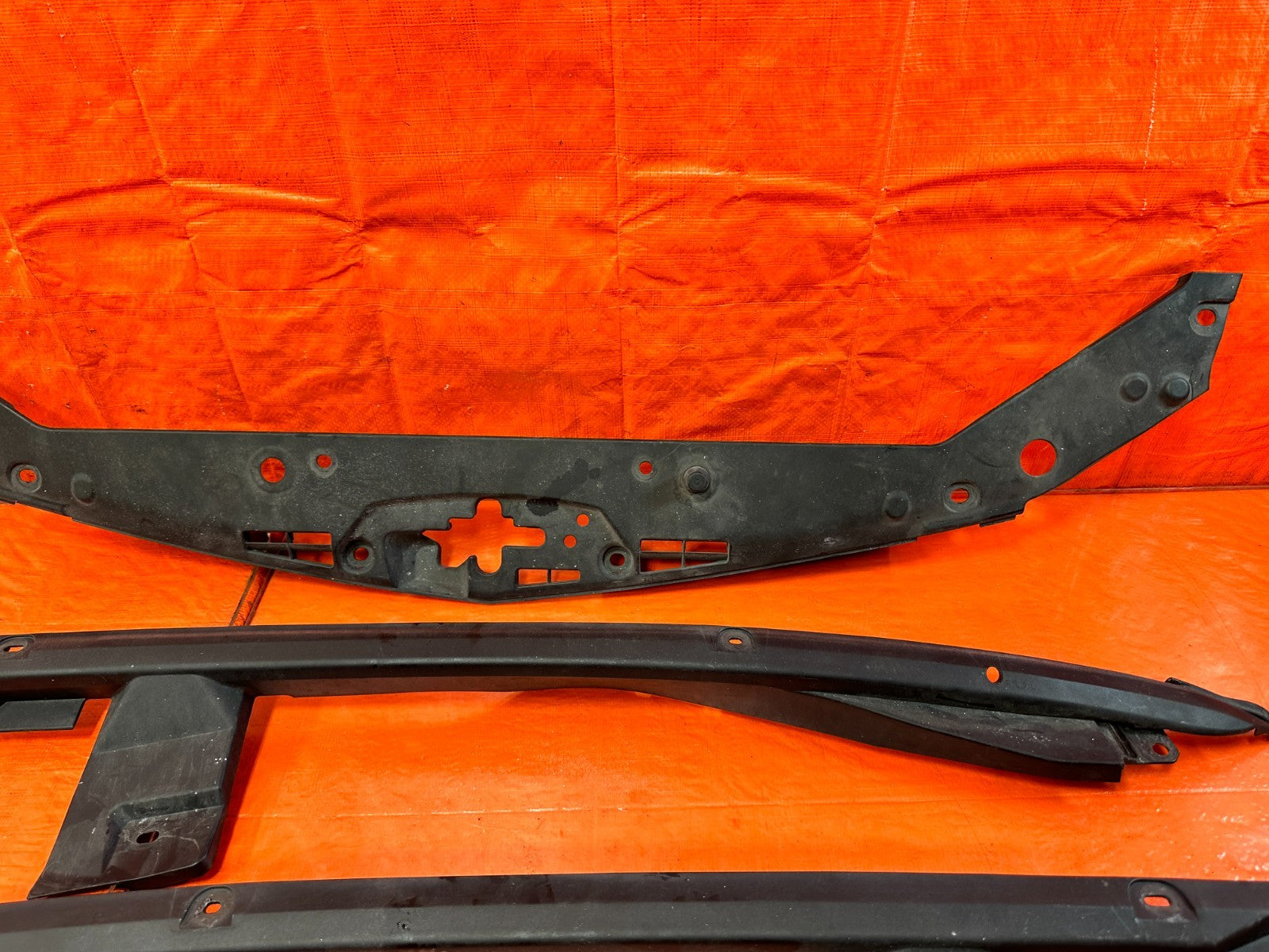 09 14 ACURA TSX   FENDER TRIM SET   LEFT RIGHT RADIATOR SUPPORT PLASTICS OEM 3216