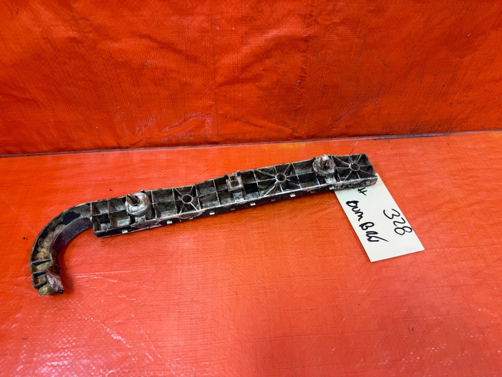 08 15 INFINITI G37 & Q60 COUPE LEFT REAR BUMPER BRACKET CLIP SPACER RETAINER 3287