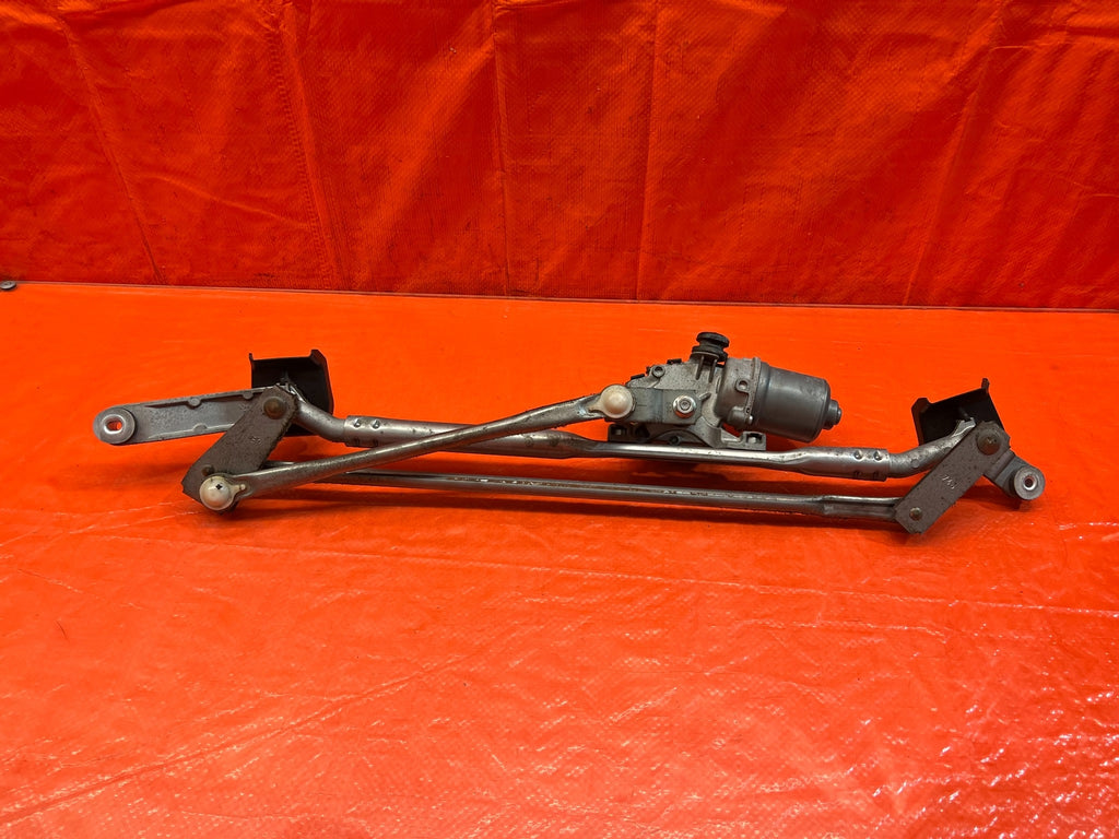 13 16 SCION FRS   13 20 BRZ   WINDSHIELD WIPER MOTOR W/ LINKAGE   OEM #16411