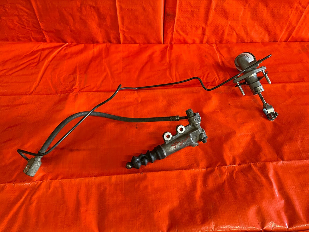 04 09 HONDA S2000   AP2   CLUTCH MASTER CYLINDER SLAVE CYLINDER & ALL LINES OEM7
