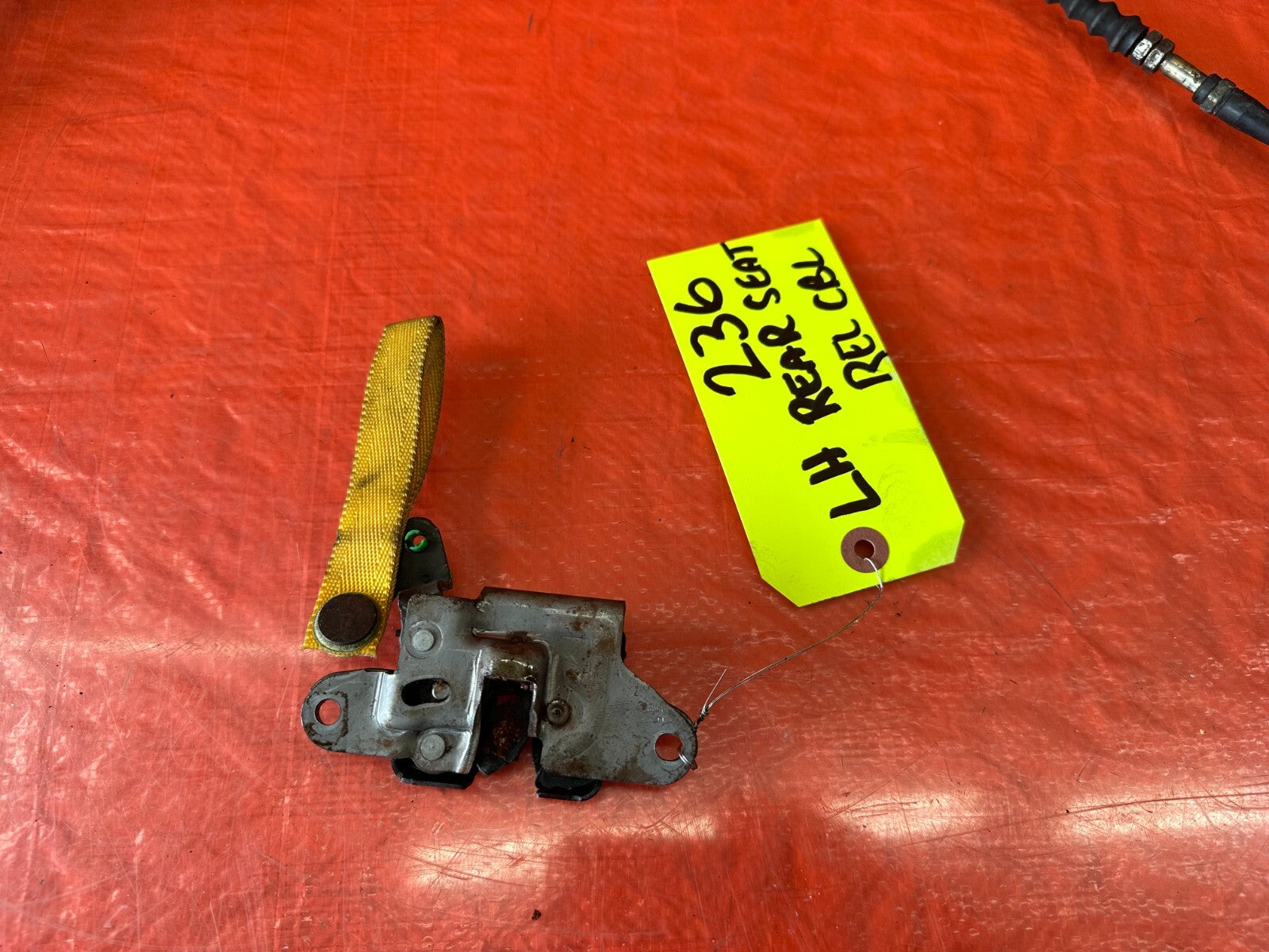 92 95 HONDA CIVIC   2D COUPE   SEAT RELEASE LATCH   DRIVER LEFT SIDE   OEM #2363