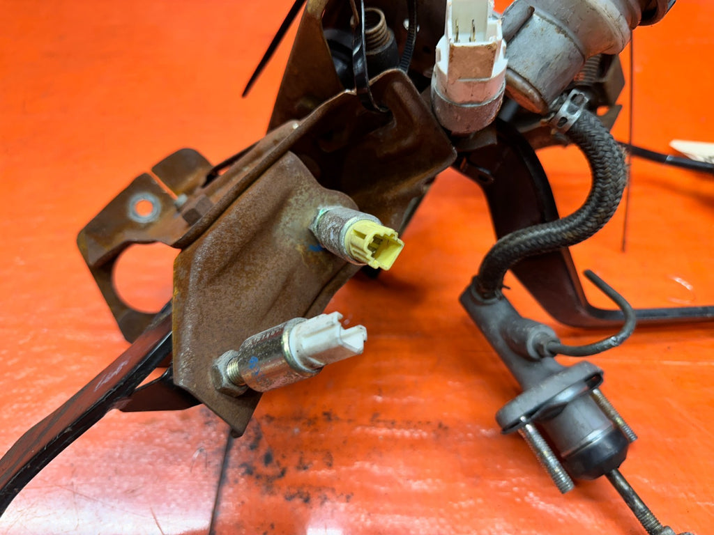 92 95 HONDA CIVIC   5 SPEED MANUAL MT PEDAL SET & MASTER CYLINDER   OEM #3336