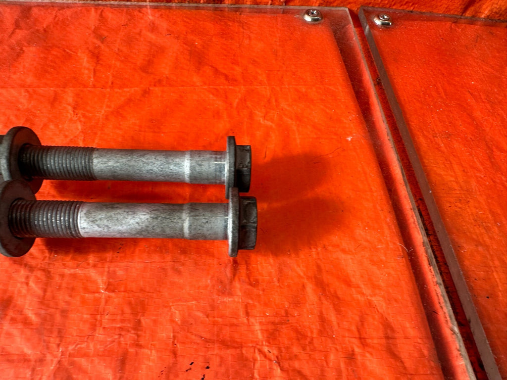 09 13 INFINITI  G37 SEDAN POWER STEERING RACK MOUNTING BOLTS HARDWARE   OEM 2381