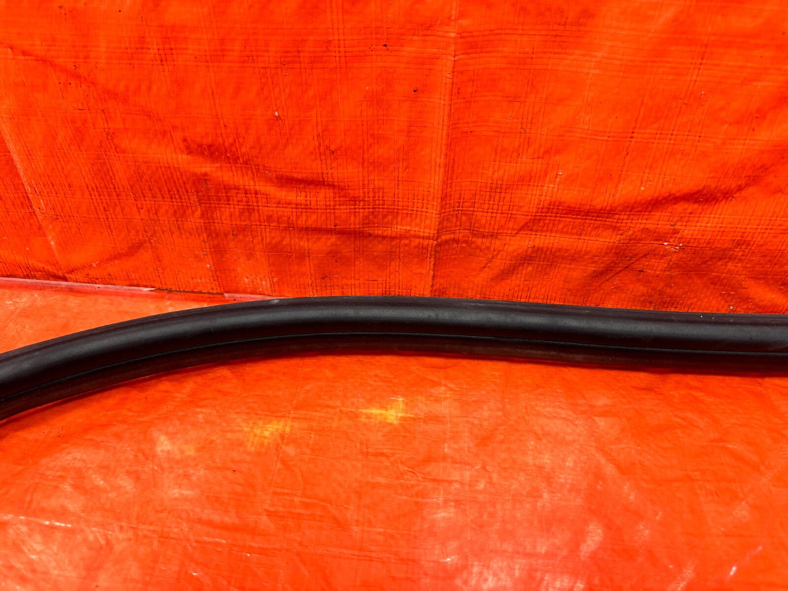 04 08 ACURA TSX   RIGHT REAR   DOOR TO CHASSIS WEATHER STRIP OPEN TRIM OEM #27512