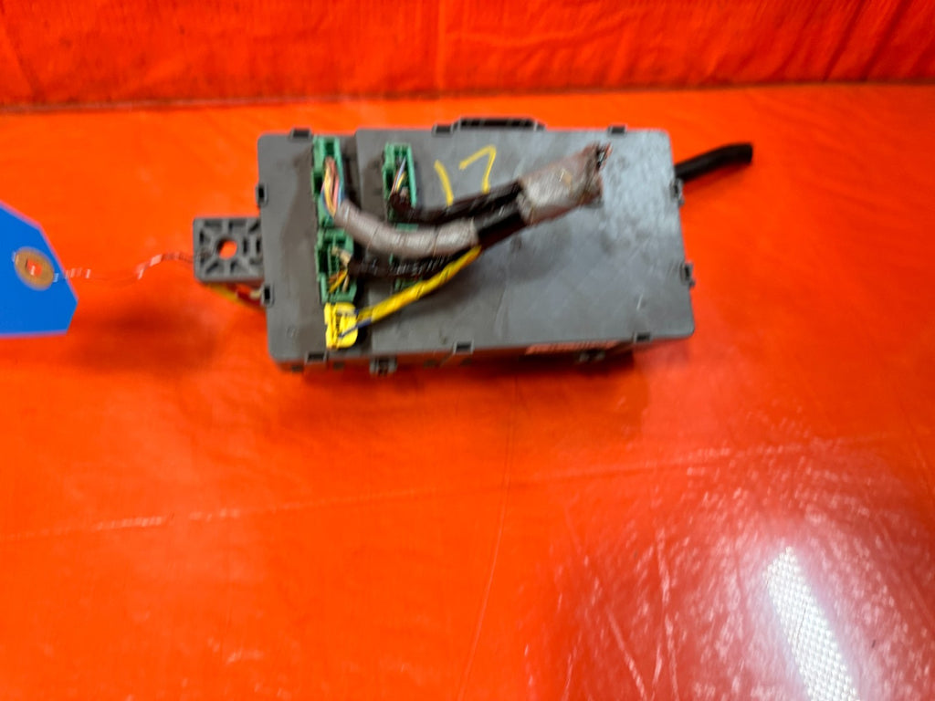 09 10 ACURA TSX 6 SPEED INTERIOR CABIN UNDER DASH FUSE BOX PANEL RIGHT SIDE 3219