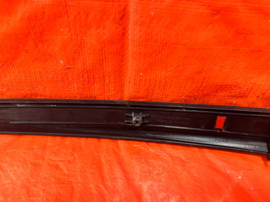 96 00 HONDA CIVIC COUPE & HATCH PASSENGER RIGHT DOOR SASH TRIM MOLDING STRIP 2876
