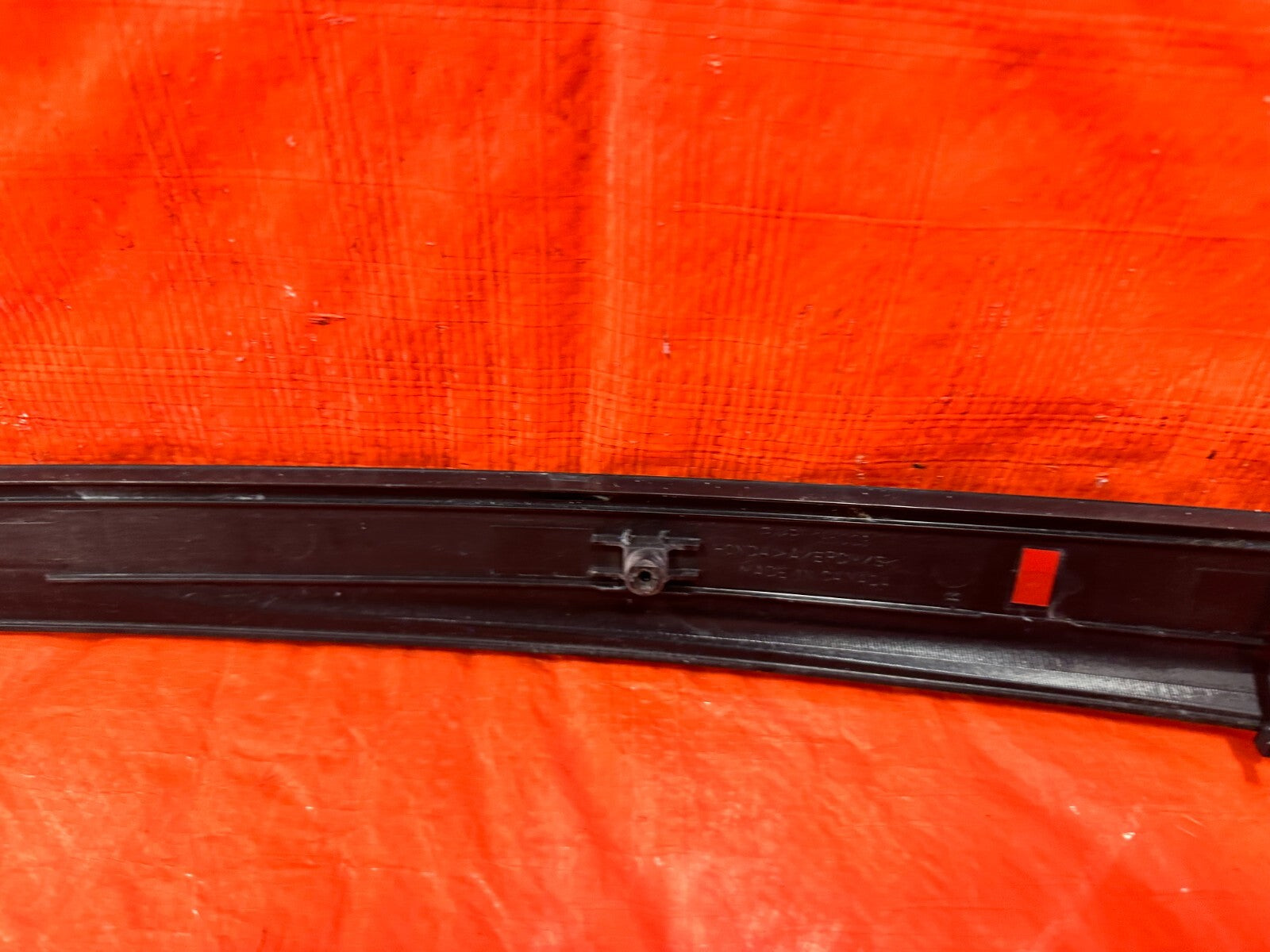 96 00 HONDA CIVIC COUPE & HATCH PASSENGER RIGHT DOOR SASH TRIM MOLDING STRIP 2876