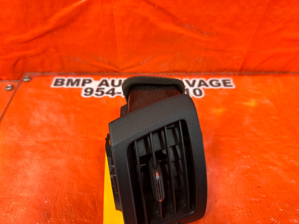 08 13 INFINITI G37 COUPE 2D DRIVER LEFT AC AIR CONDITIONING VENT L LH   OEM #2485