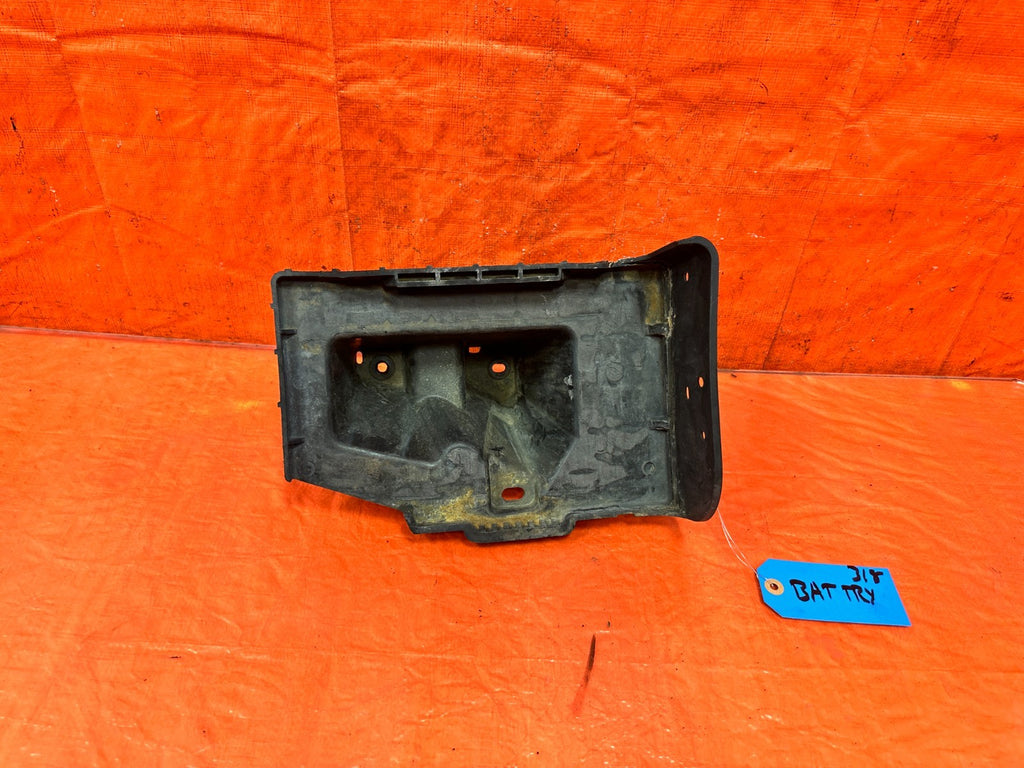 13 16 HYUNDAI GENESIS COUPE   BATTERY MOUNTING TRAY BRACKET   OEM 3180