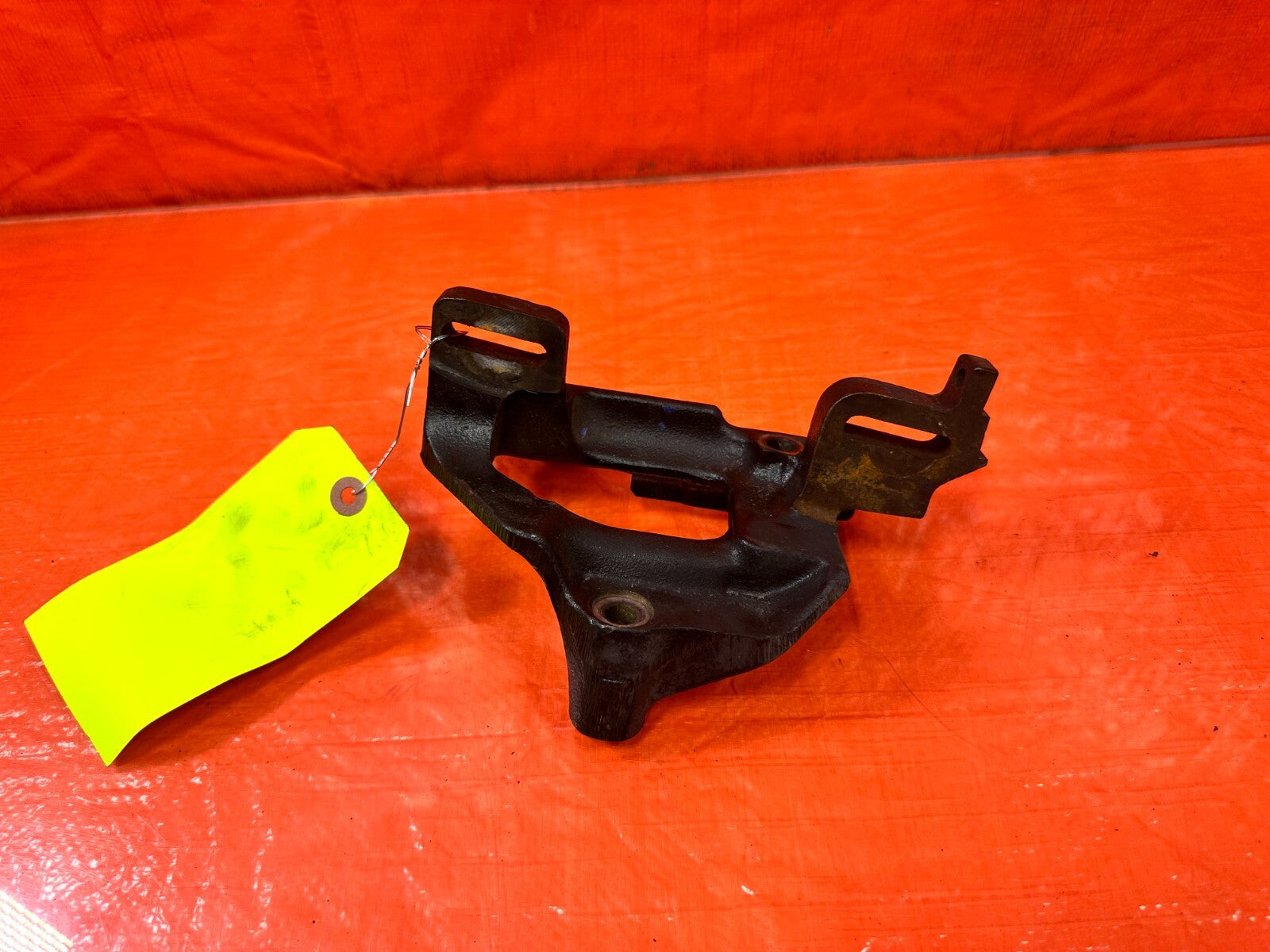 93 97 HONDA DEL SOL   92 95 CIVIC   D16 D15 POWER STEERING PUMP BRACKET OEM SOHC6