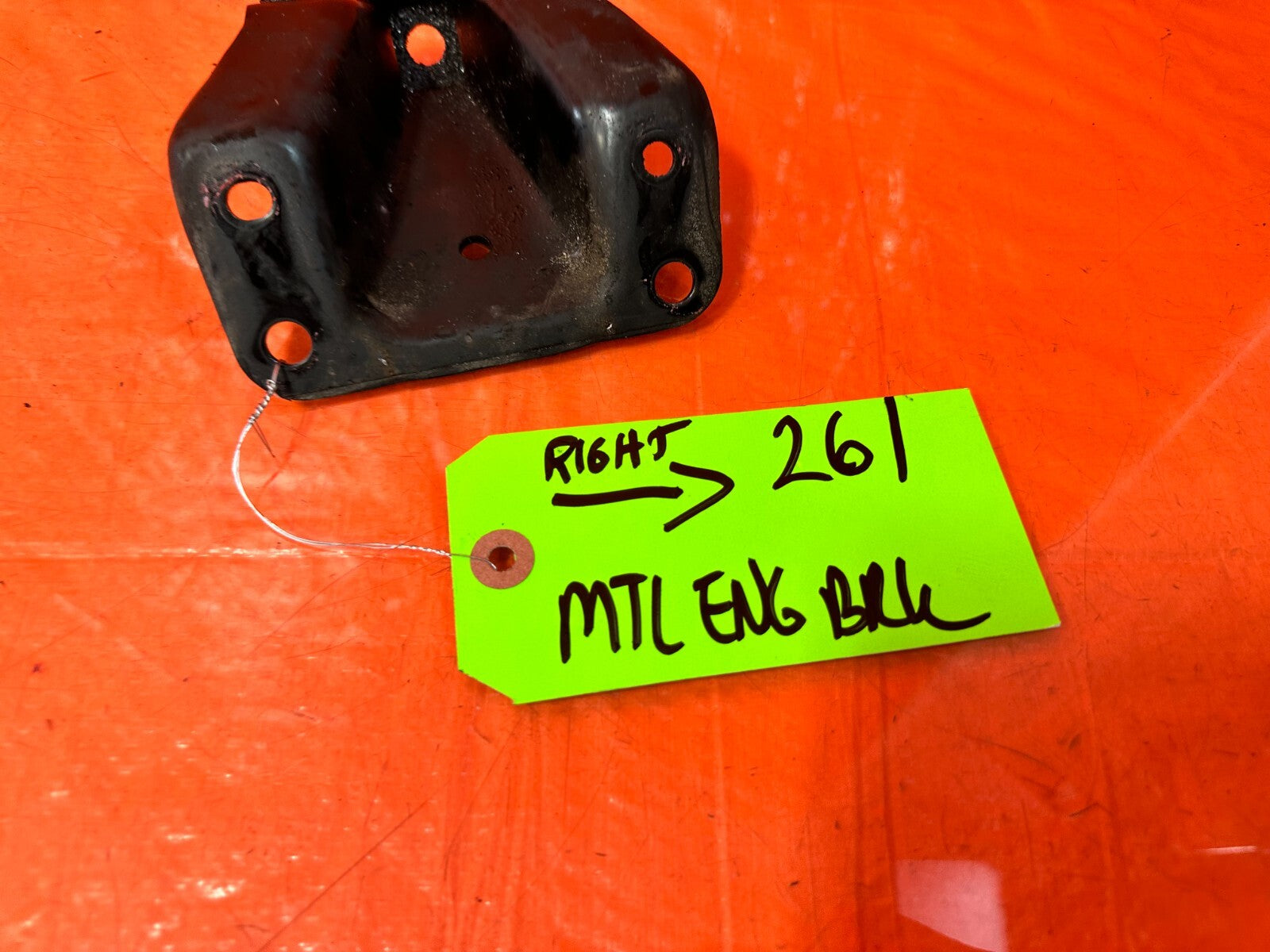 02 10 LEXUS SC430   PASSENGER RIGHT CHASSIS MOUNTED SUBFRAME BRACKET OEM #2614