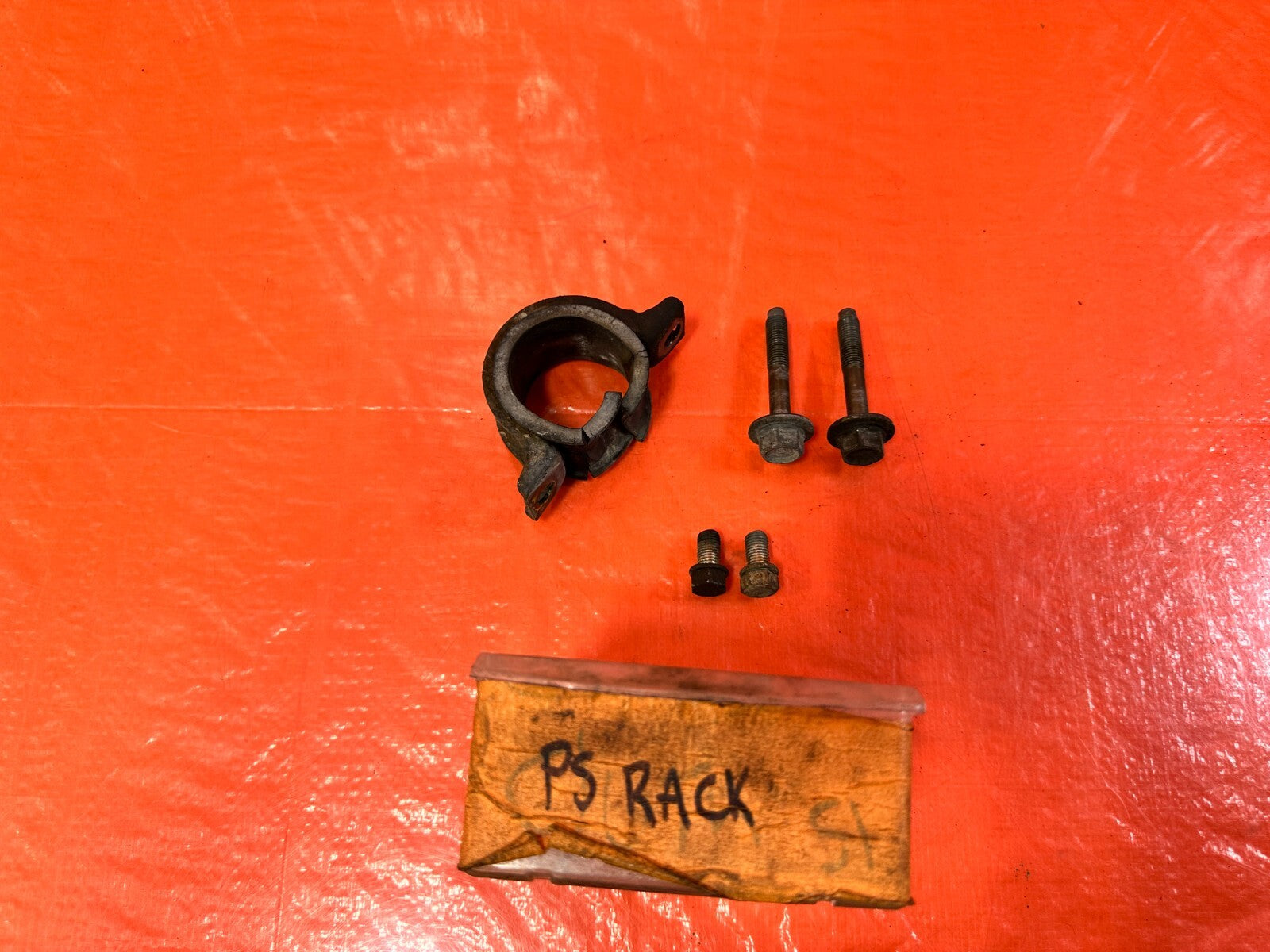 93 97 HONDA DEL SOL   POWER STEERING RACK BRACKET BUSHING AND HARDWARE OEM 2940