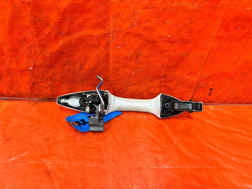 04 08 ACURA TSX   PASSENGER RIGHT REAR   EXTERIOR DOOR HANDLE WHITE OEM #3042