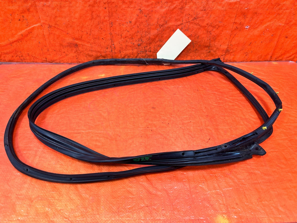 04 08 ACURA TSX LEFT DRIVER FRONT DOOR WINDOW GLASS WEATHER STRIP OEM #33010