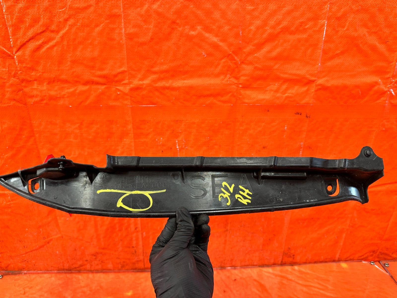 04 08 ACURA TSX   PASSENGER RIGHT   FENDER ENCLOSURE TRIM   OEM FACTORY #3121