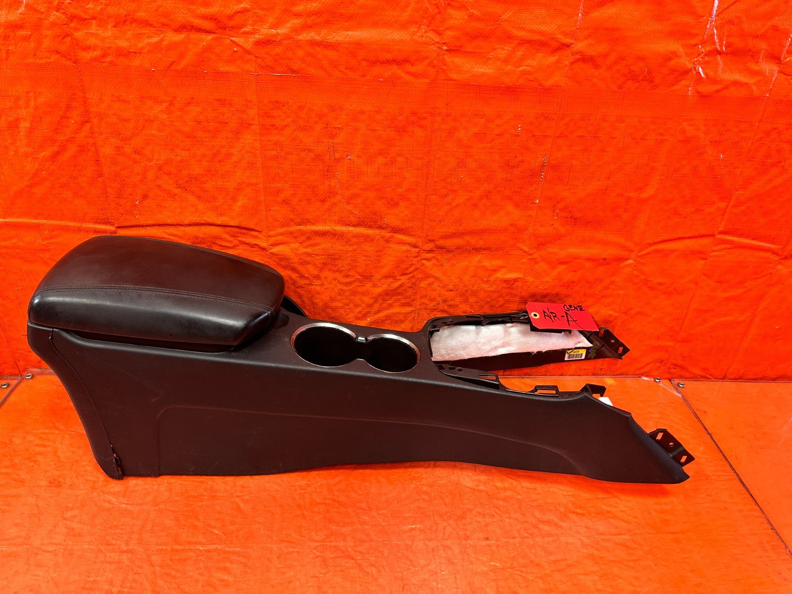 13 16 HYUNDAI GENESIS COUPE   ARM REST / CENTER CONSOLE STORAGE   OEM GENE0