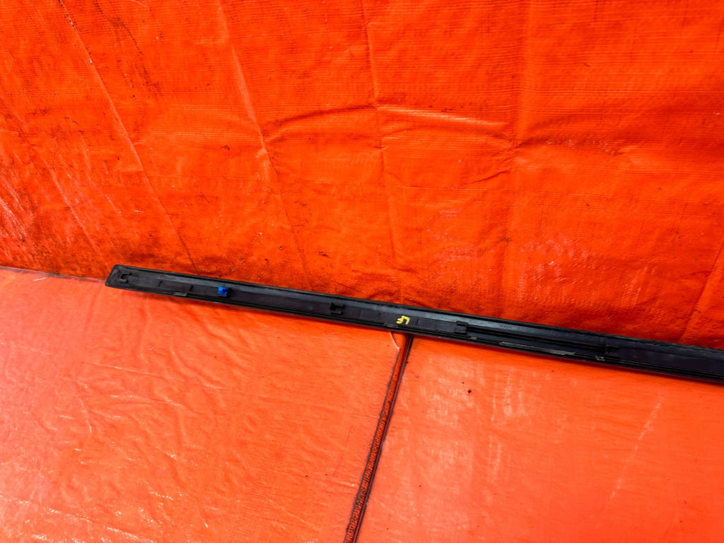 96 00 HONDA CIVIC COUPE   DRIVER LEFT DOOR MOLDING TRIM   RED   OEM 3198