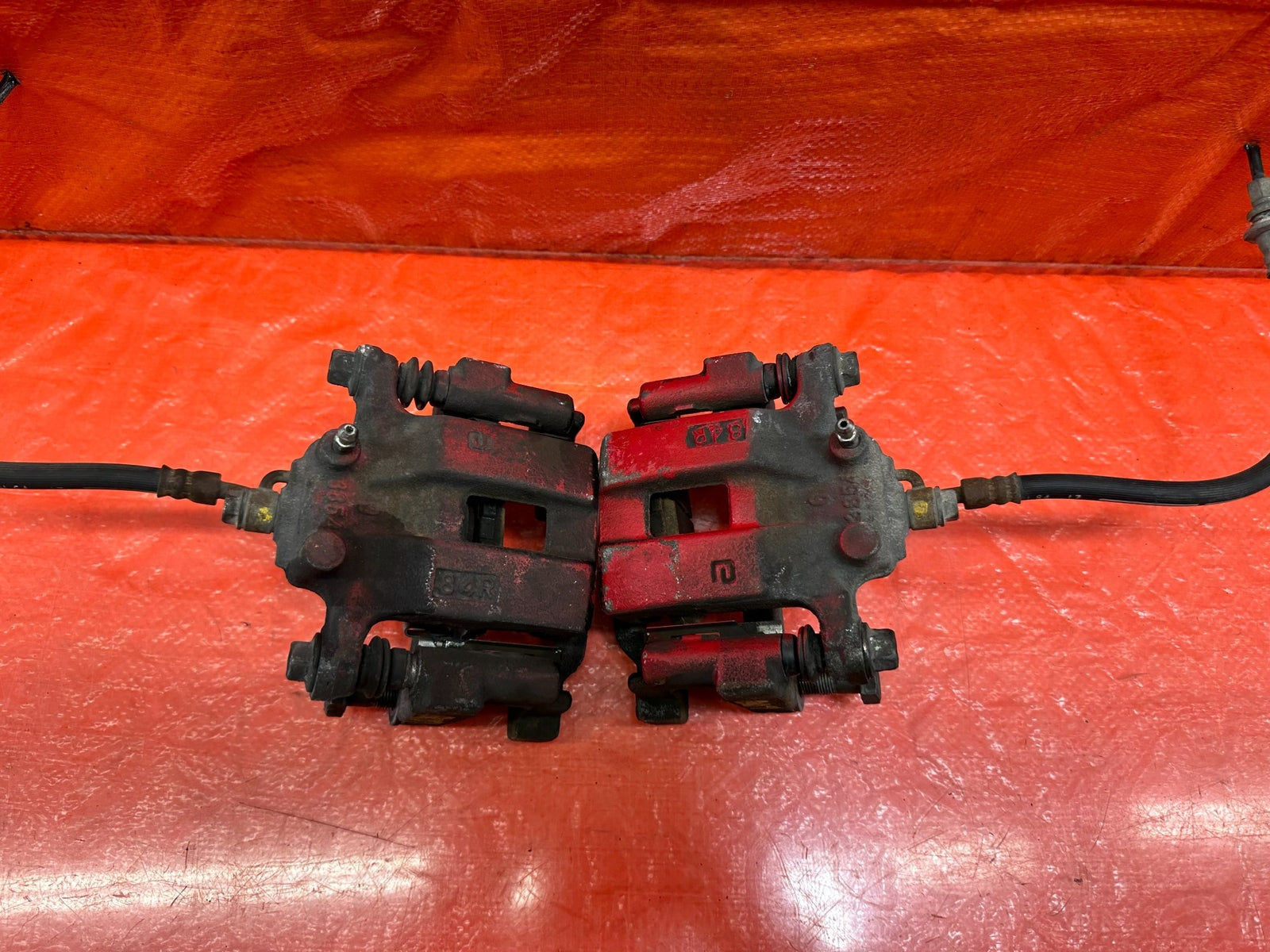 08 15 INFINITI G37 & Q60   2D COUPE   LEFT & RIGHT REAR BRAKE CALIPERS   OEM 2074
