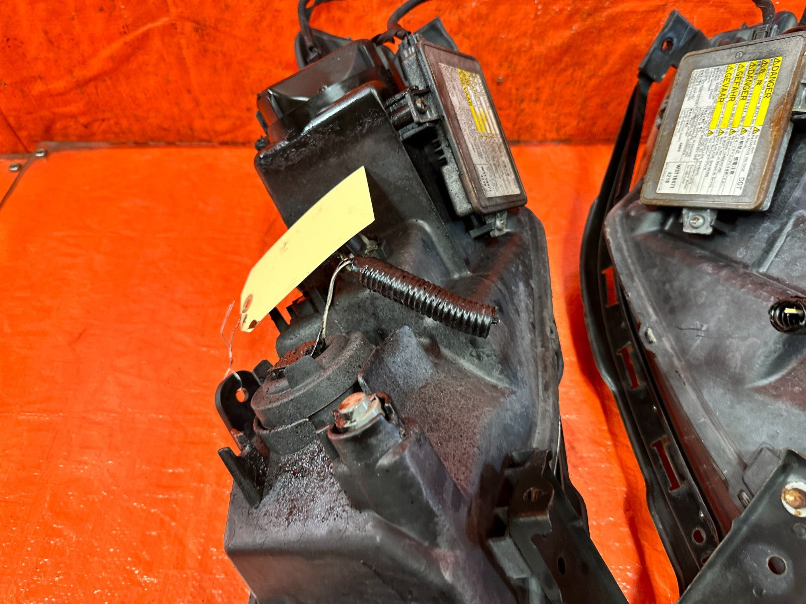 04 05 ACURA TSX LEFT & RIGHT HEADLIGHTS HEADLAMPS W/ BALLASTS  PIG TAILS OEM 32221