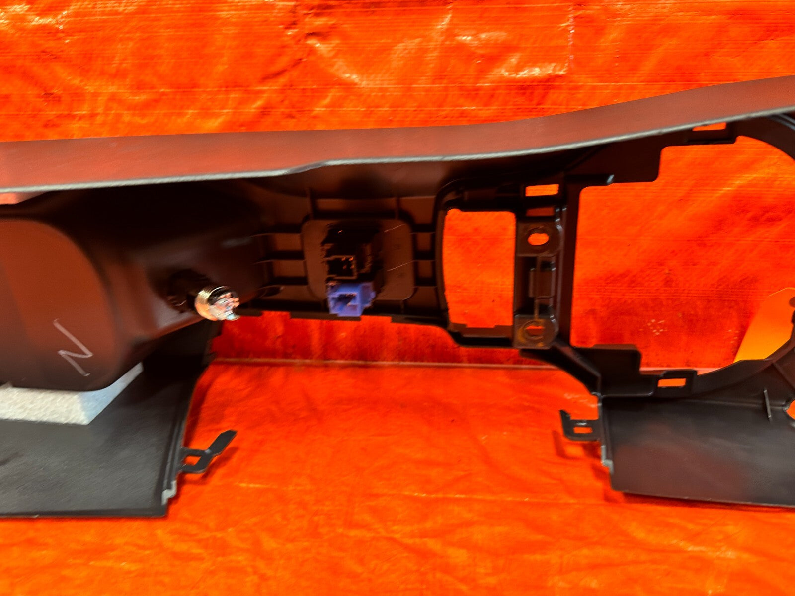 13 20 SUBARU BRZ   ARM REST / CENTER CONSOLE STORAGE COMPARTMENT   OEM #29216