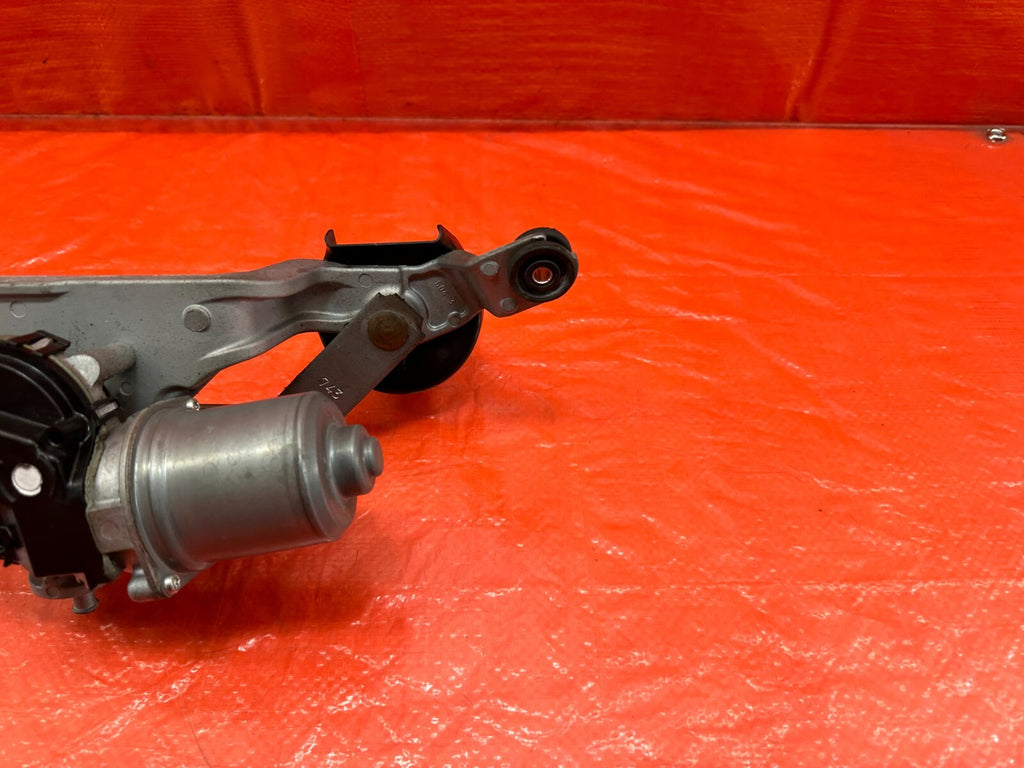 15 21 SUBARU WRX & STI   WINDSHIELD WIPER MOTOR W/ LINKAGE   OEM FACTORY #1824