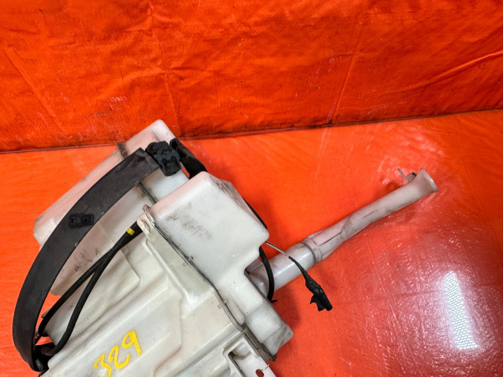 08 15 INFINITI G37 COUPE   WINDSHIELD WIPER RESERVOIR TANK W/ MOTOR    OEM 3297