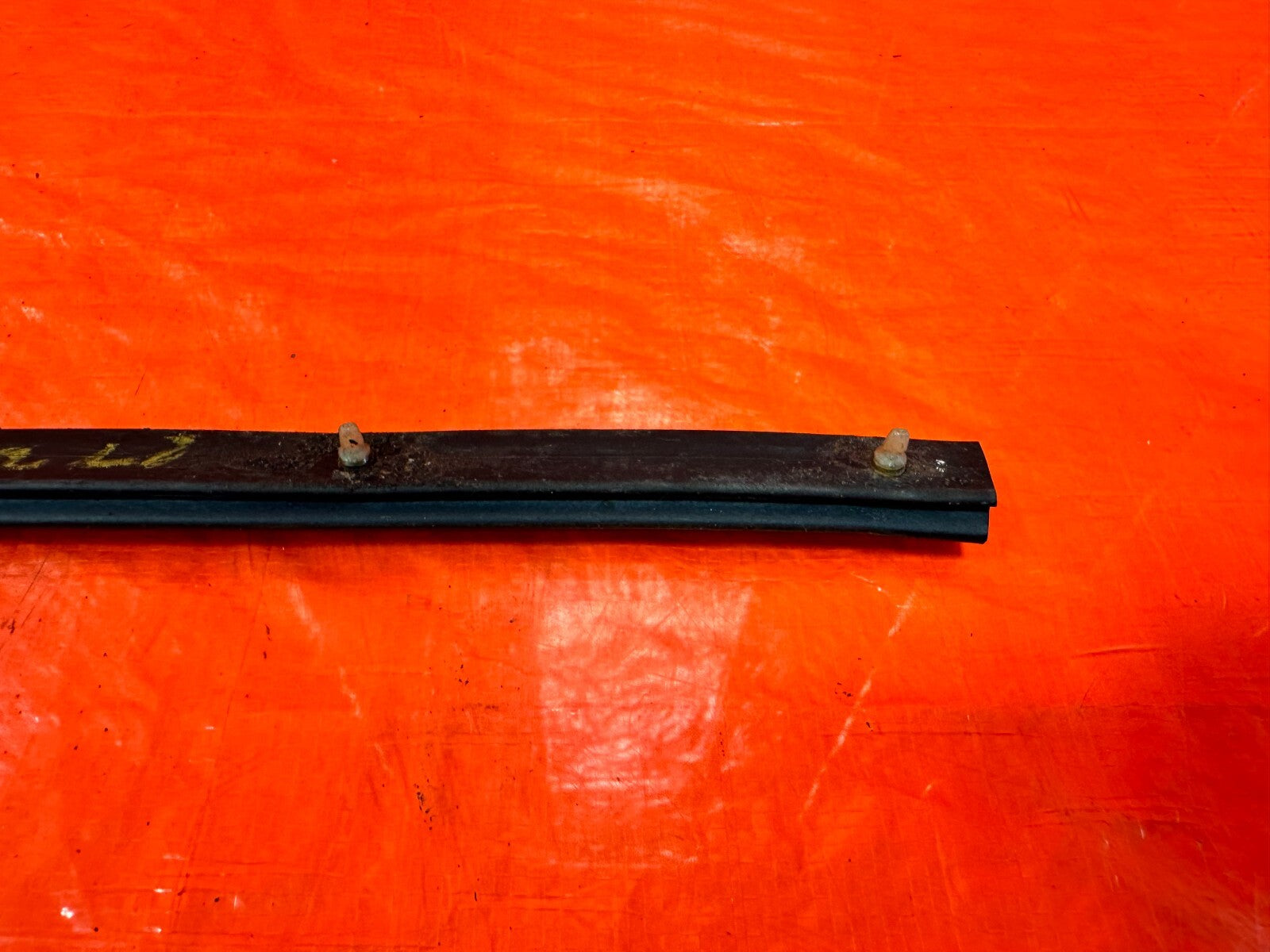 92 96 HONDA PRELUDE   LEFT OR RIGHT   LOWER DOOR SEAL WEATHER STRIP   OEM #273 14