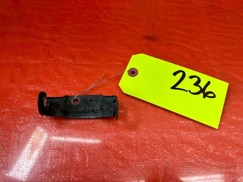 92 95 HONDA CIVIC   BRAKE BOOSTER HOSE LINE HOLDER BRACKET HOLDING TRIM OEM 2360