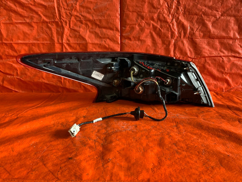 OEM 2018 18 NISSAN ALTIMA S SL SV SR   PASSENGER RIGHT OUTER TAIL LIGHT LAMP OEM5