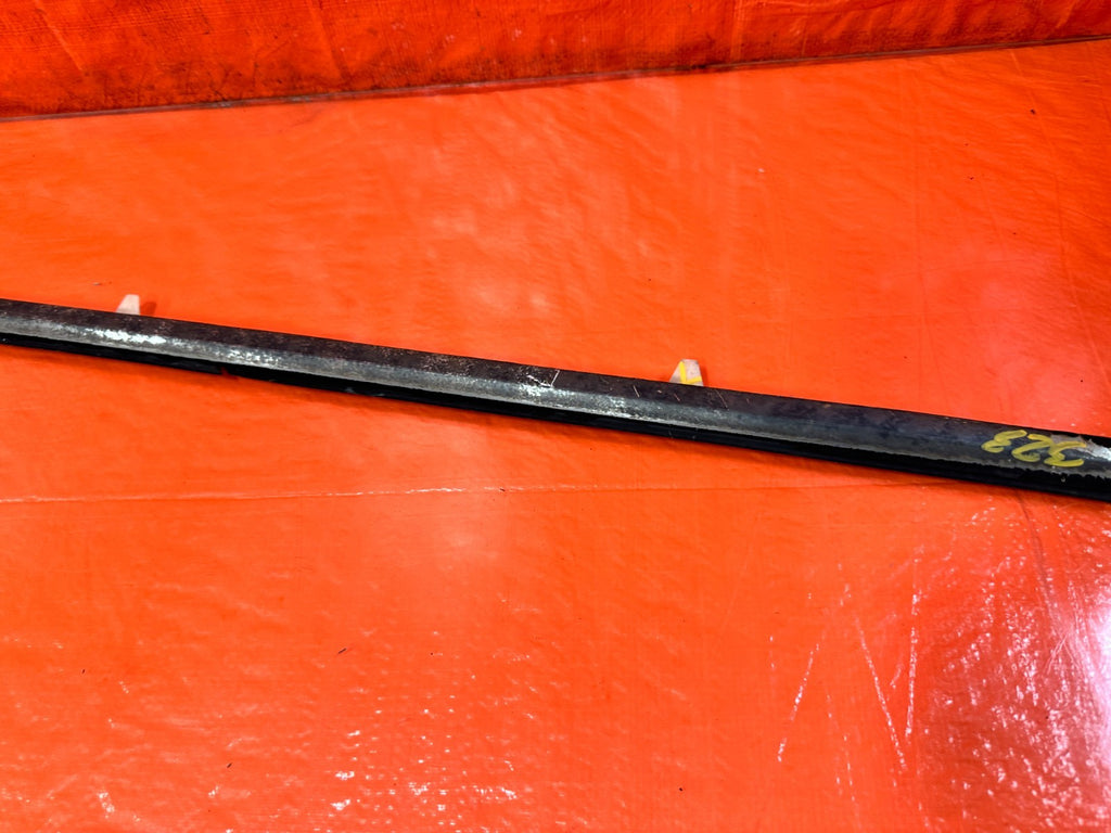97 01 HONDA PRELUDE   DRIVER LEFT EXTERIOR WINDOW GLASS TRIM   OEM #3236