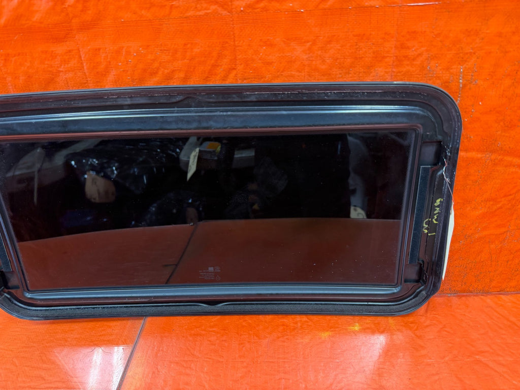 08 15 INFINITI G37 & Q60 COUPE   SUNROOF MOONROOF SLIDING ROOF GLASS   OEM #32811