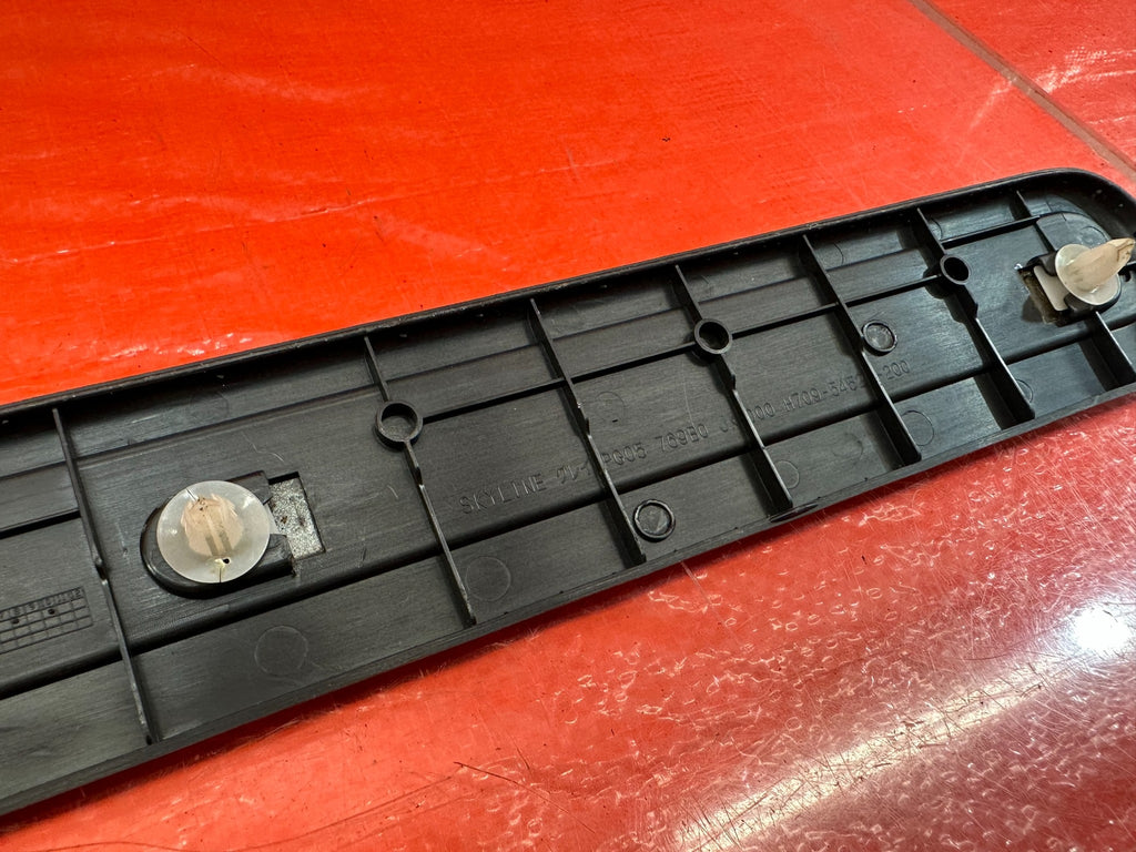 07 13 INFINITI G35 SEDAN FRONT LEFT RIGHT FLOOR PILLAR DOOR SILL SCUFF PLATE 19212