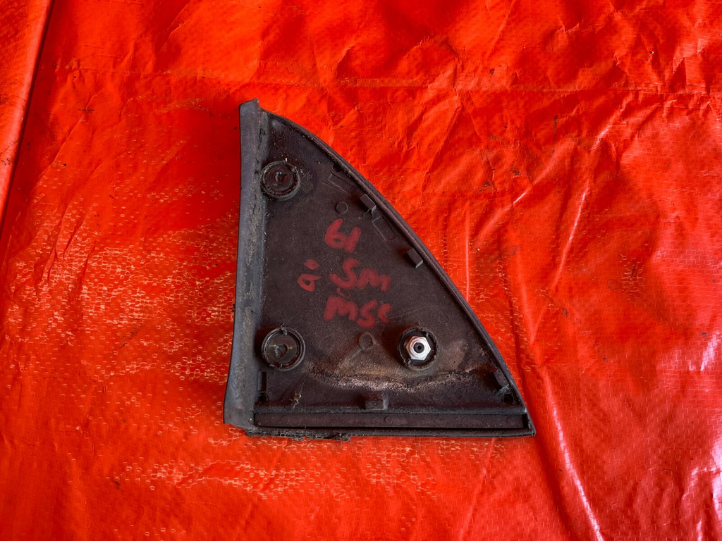 88 91 HONDA CRX   DRIVER LEFT TAIL GATE HATCH GARNISH TRIANGLE   OEM   #617