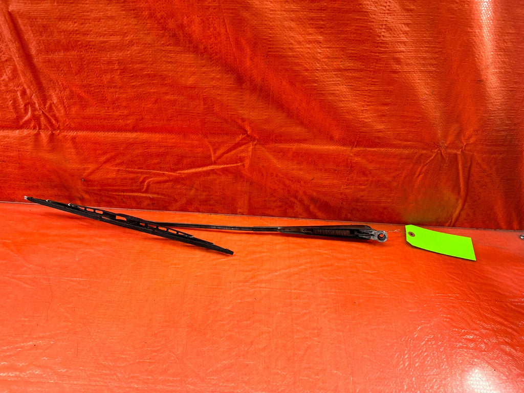 88 89 HONDA CRX DX SI   REAR TAIL GATE HATCHBACK WINDSHIELD WIPER ARM   OEM #2436