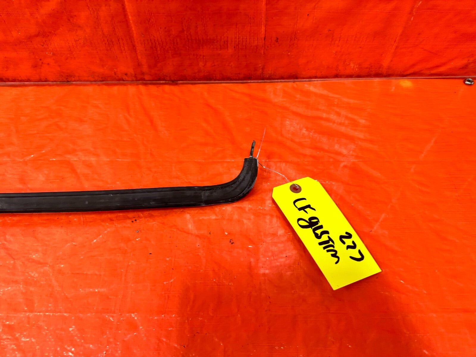 88 91 HONDA CRX   WINDSHIELD TRIM GARNISH MOLDING DRIVER LEFT   OEM #2772