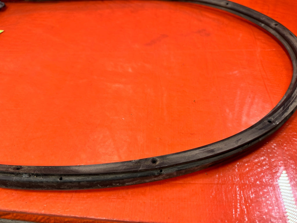 10 16 HYUNDAI GENESIS COUPE   DRIVER LEFT DOOR WEATHER STRIP RUBBER SEAL GASKET6