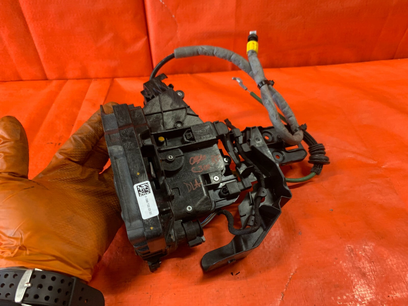 OEM 2015 MERCEDES BENZ C300 W205   DRIVER LEFT FRONT DOOR LOCK ACTUATOR OEM OE0